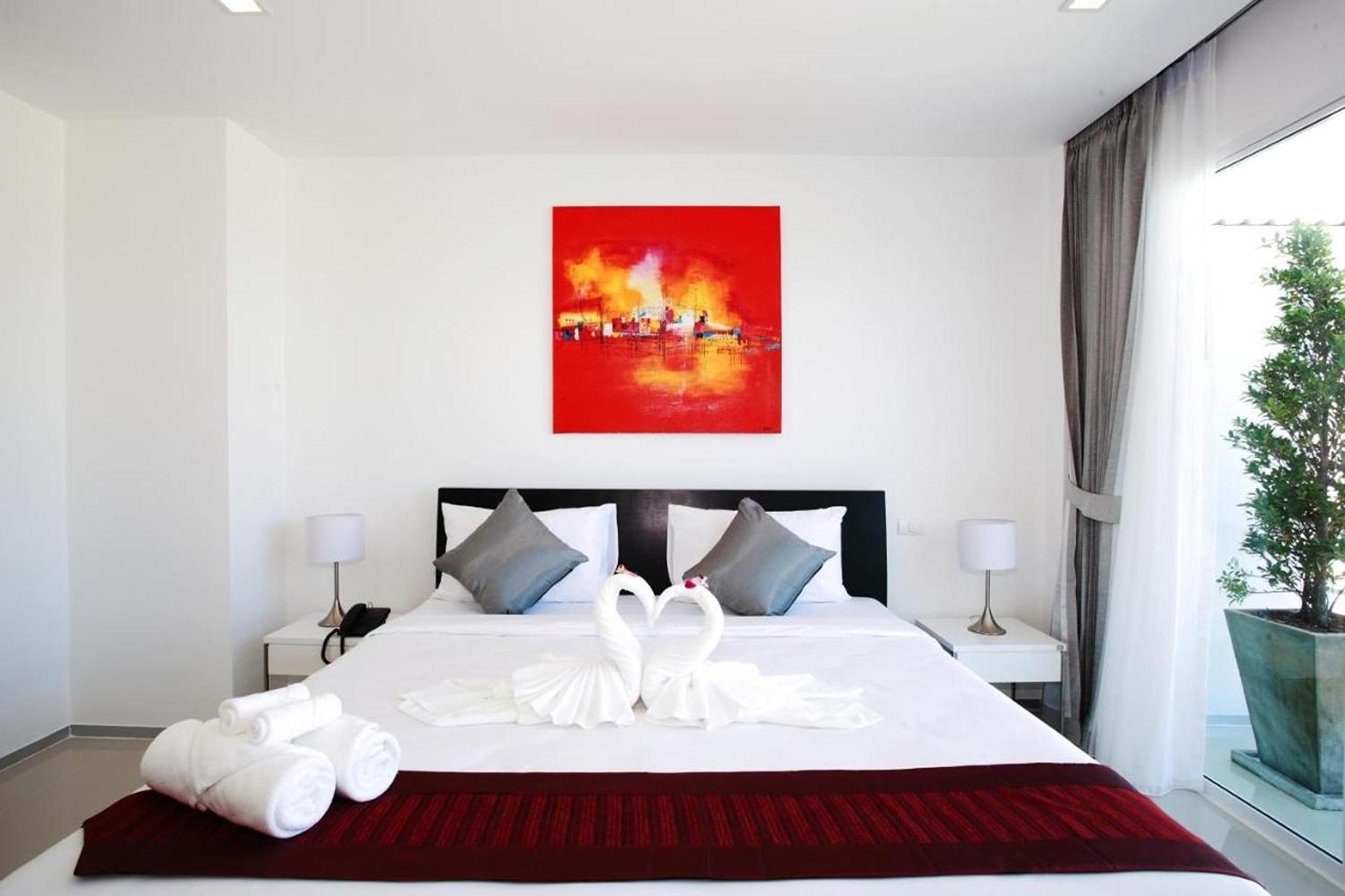 One World One Home Naiharn Hotel Rawai Extérieur photo