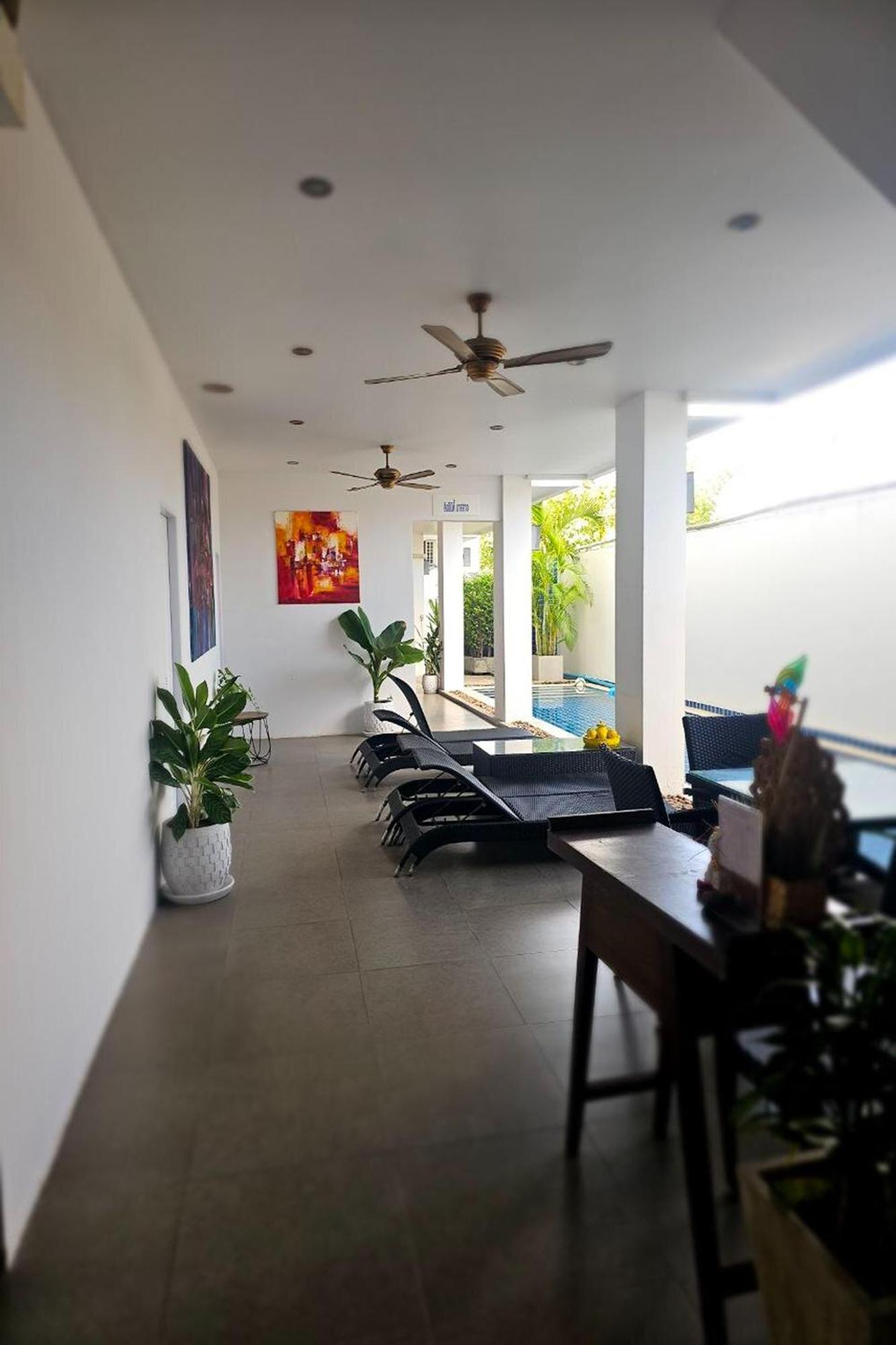 One World One Home Naiharn Hotel Rawai Extérieur photo