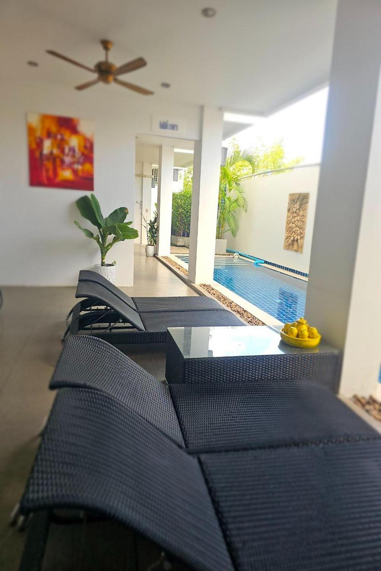 One World One Home Naiharn Hotel Rawai Extérieur photo