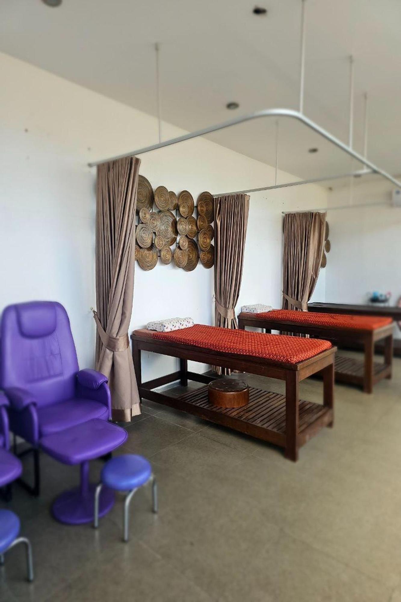 One World One Home Naiharn Hotel Rawai Extérieur photo